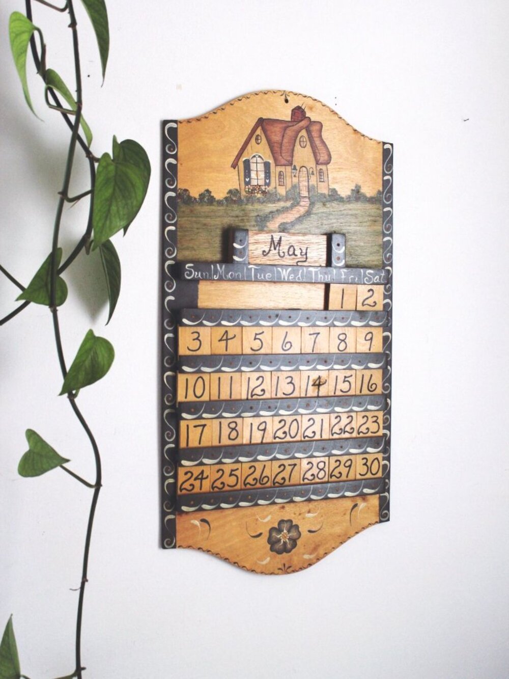Vintage Wooden Wall Perpetual Calendar 1987 Hand-Painted Interchangeable Month D - Picture 2 of 6